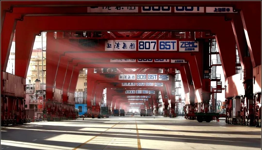 首單！臥龍電驅(qū)港口岸電項(xiàng)目正式進(jìn)軍海外市場(圖1)